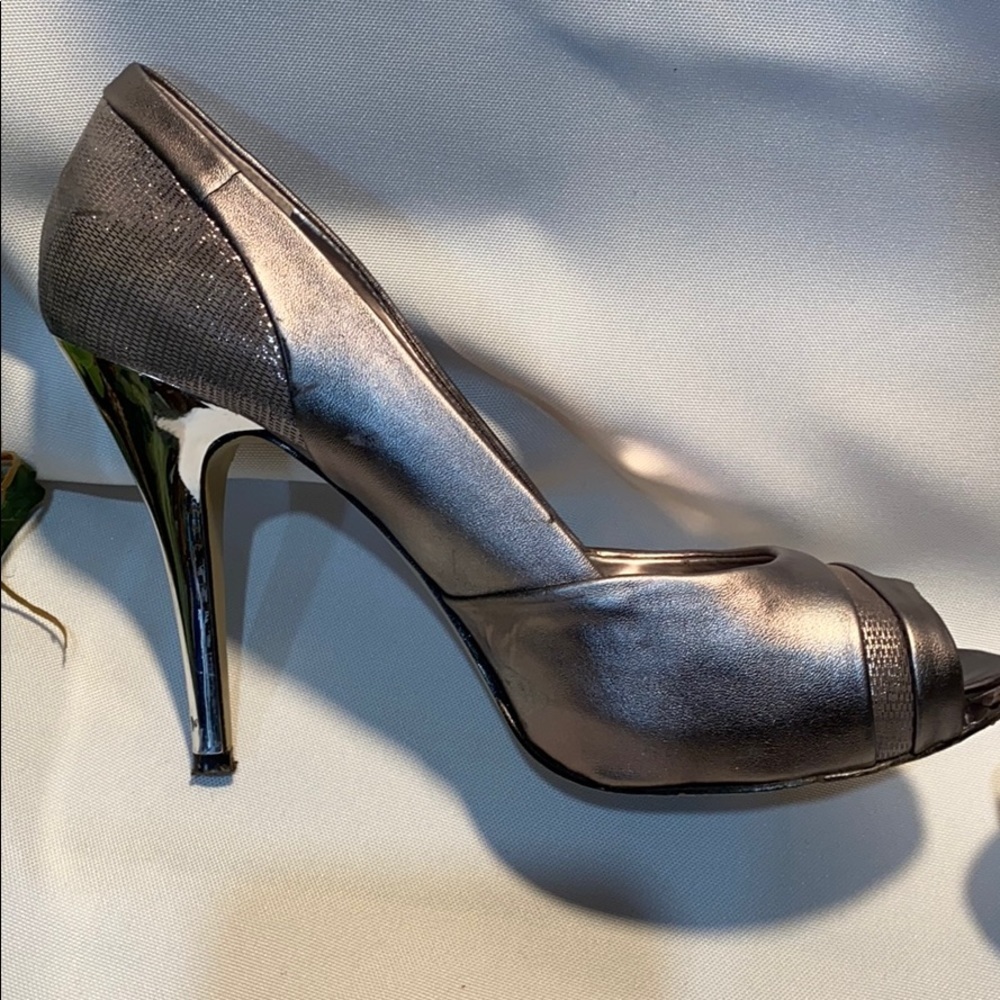 Nine West Transit Pewter Leather Heels - Picture 4 of 8